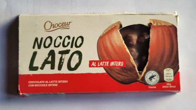 Choceur milk chocolate with whole Hazelnut 100g resmi